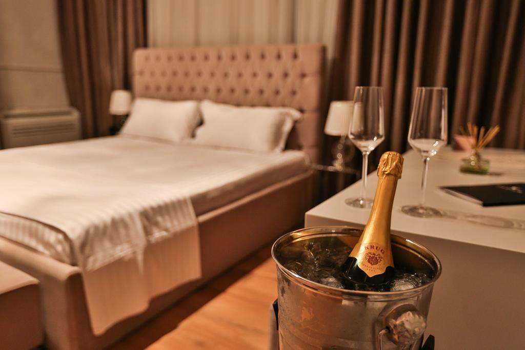 Padam Boutique Hotel Tirana Exterior photo